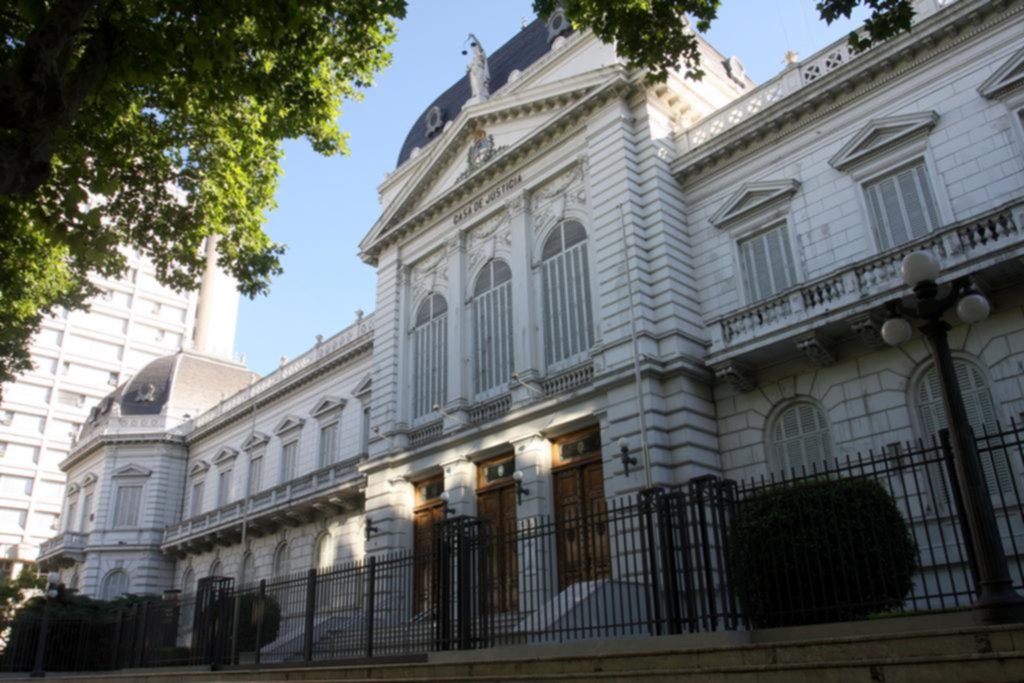 Abogados preocupados, mientras la Corte estiró la emergencia 2 semanas