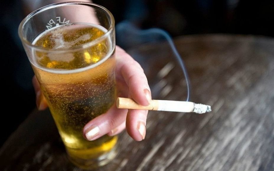 Adicciones en cuarentena: ¿Aumentó o disminuyó el consumo de alcohol y tabaco?