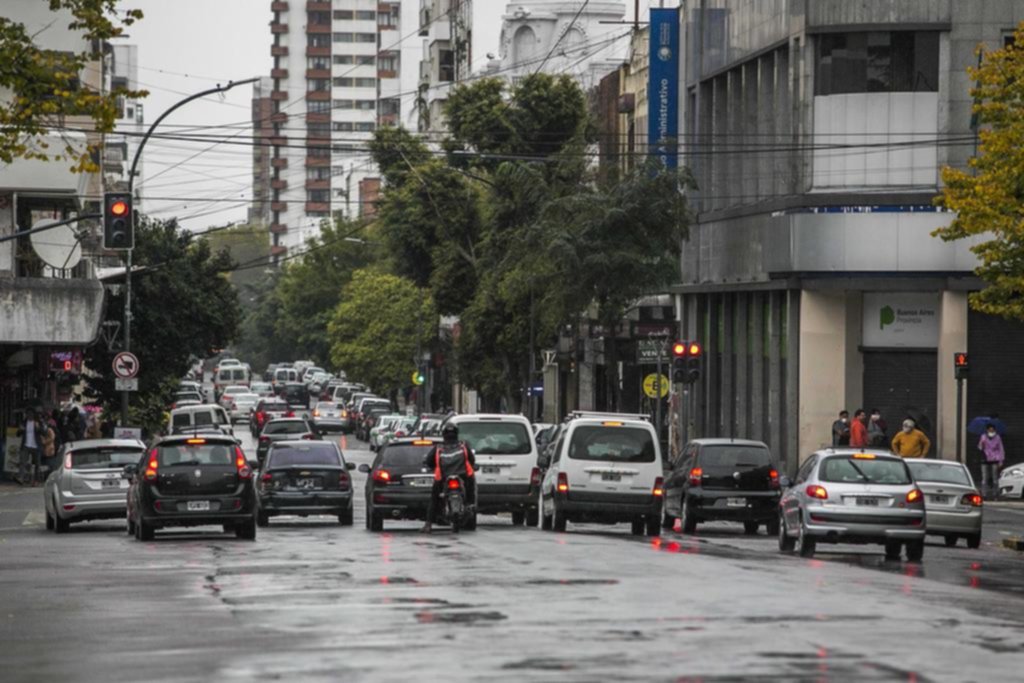 Aunque sigue el aislamiento, las calles platenses fueron un mar de gente