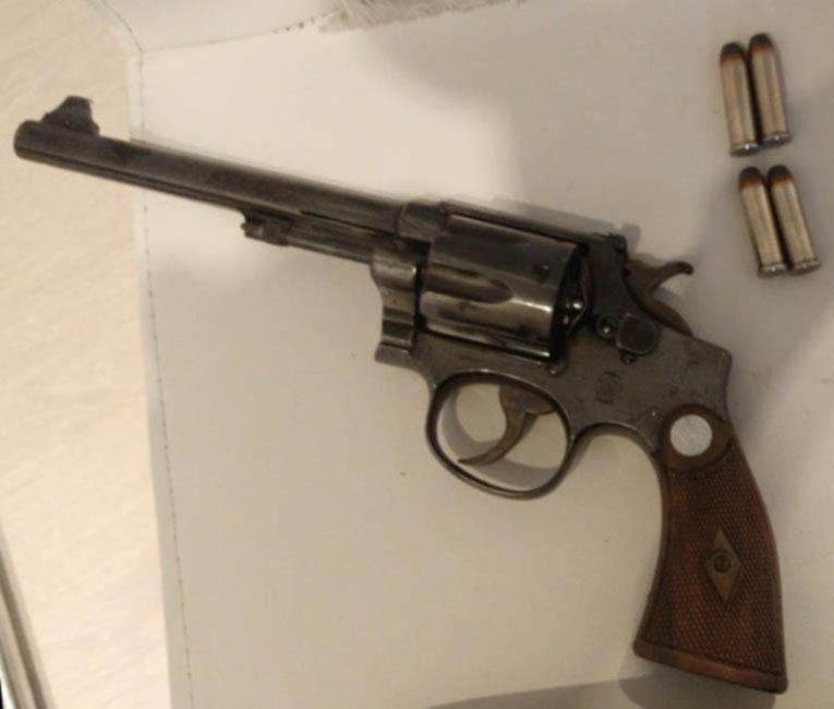 Golpes, armas y detención por violencia de género
