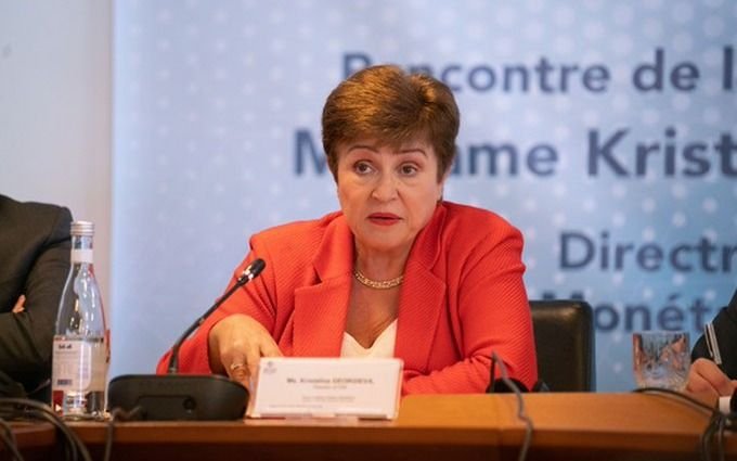 El FMI prevé para este año una caída de la economía argentina de casi 6%