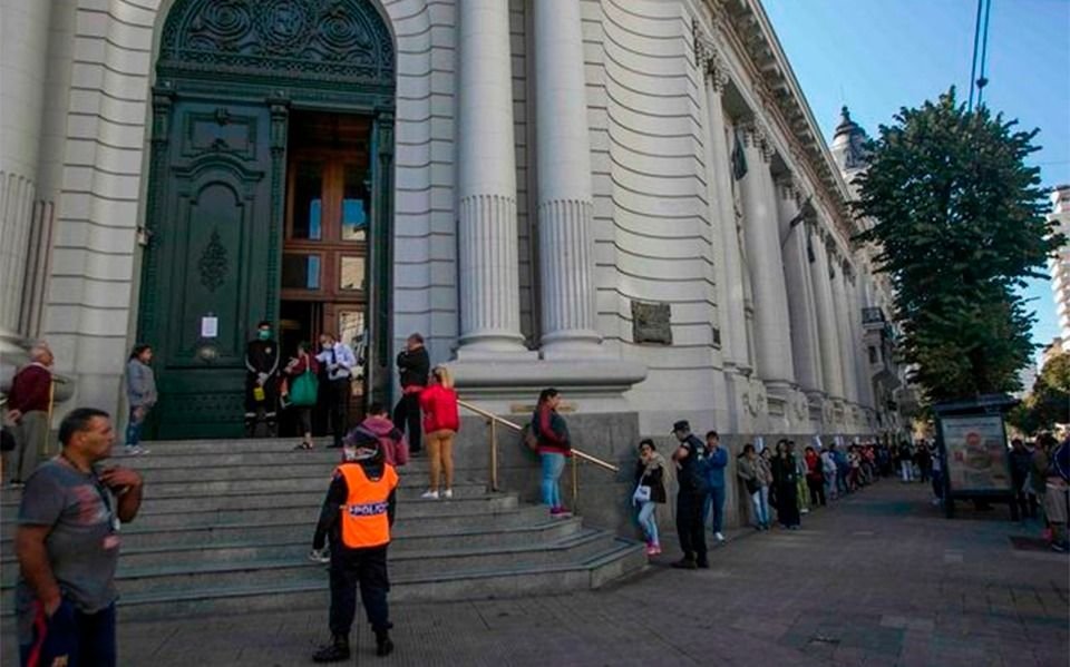 El bono de $10.000 de ANSES también se cobraría en mayo