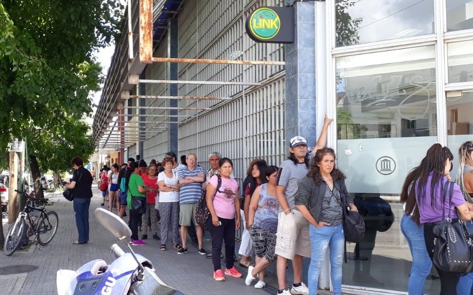 Todavía no se depositaron algunas cuotas alimentarias de este mes y hay fuertes reclamos