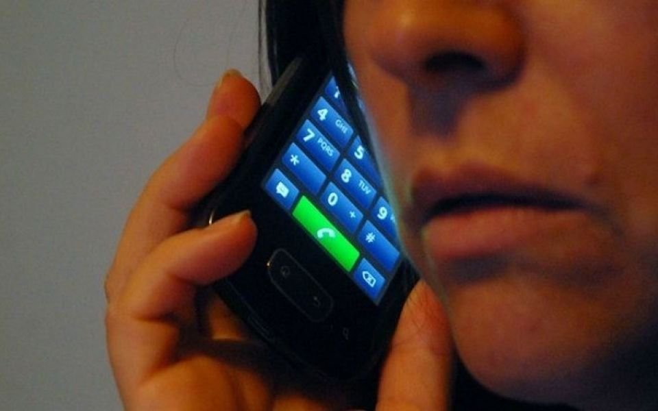 La Anses, ante reiteradas denuncias por estafas, recuerda que no pide datos por teléfono