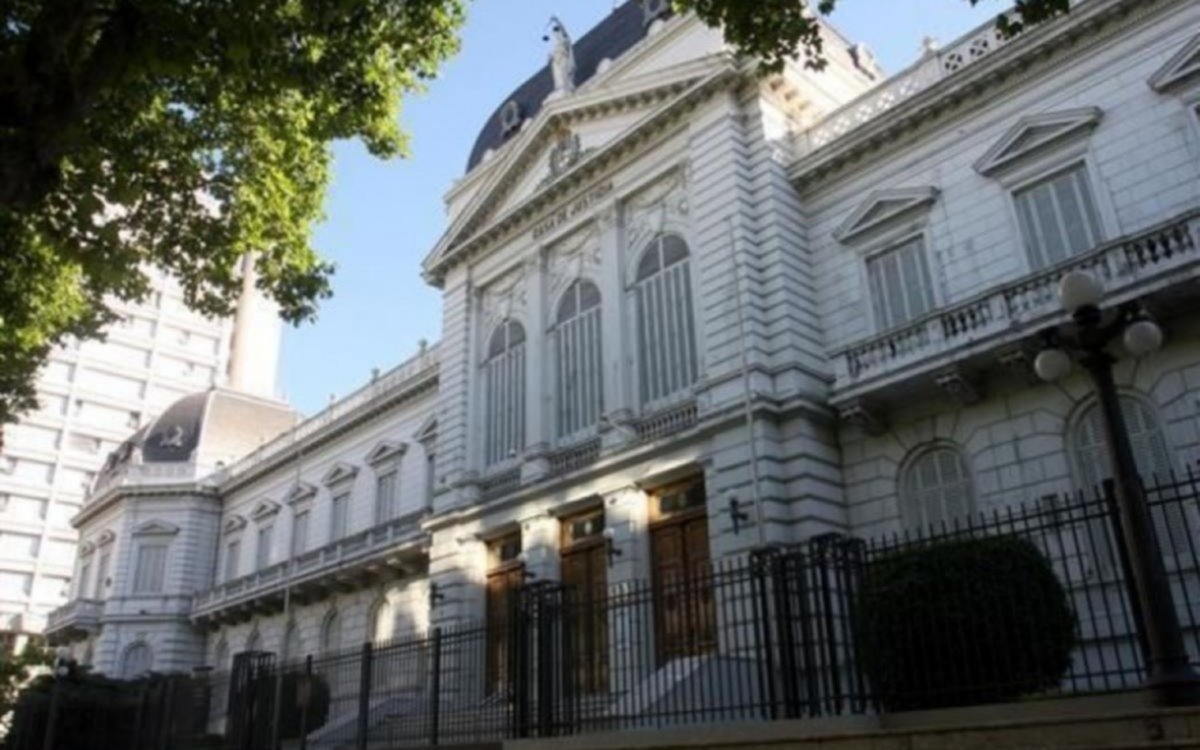 Causas paralizadas y reclamos de abogados tras un mes de asueto en la Justicia bonaerense