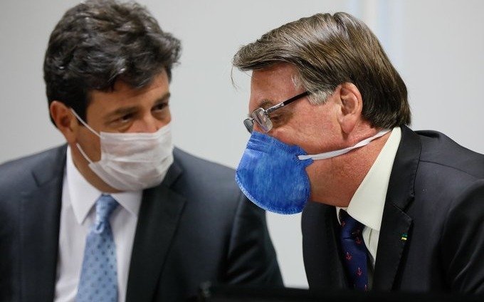 Bolsonaro destituyó definitivamente al ministro de Salud en plena crisis del coronavirus