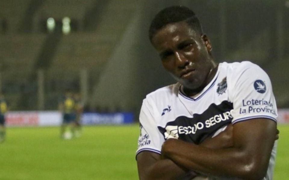 La FIFA le dio la razón a Gimnasia en la demanda del Táchira por Hurtado