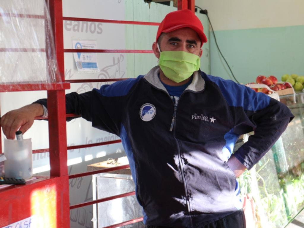 Se metieron en una carnicería y en minutos arrasaron con la mercadería