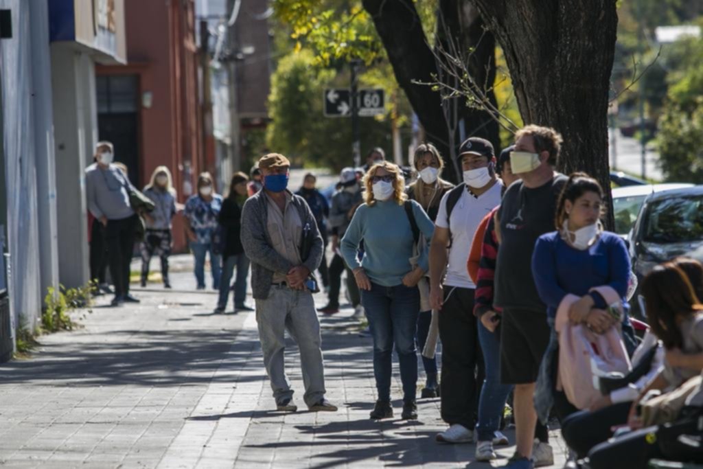 El lunes reabren los locales de pago de servicios: cómo será la atención