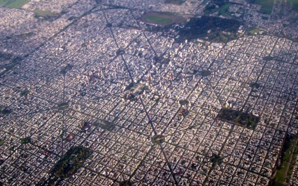Alarma y misterio en La Plata por "fuerte olor a combustible" en el aire