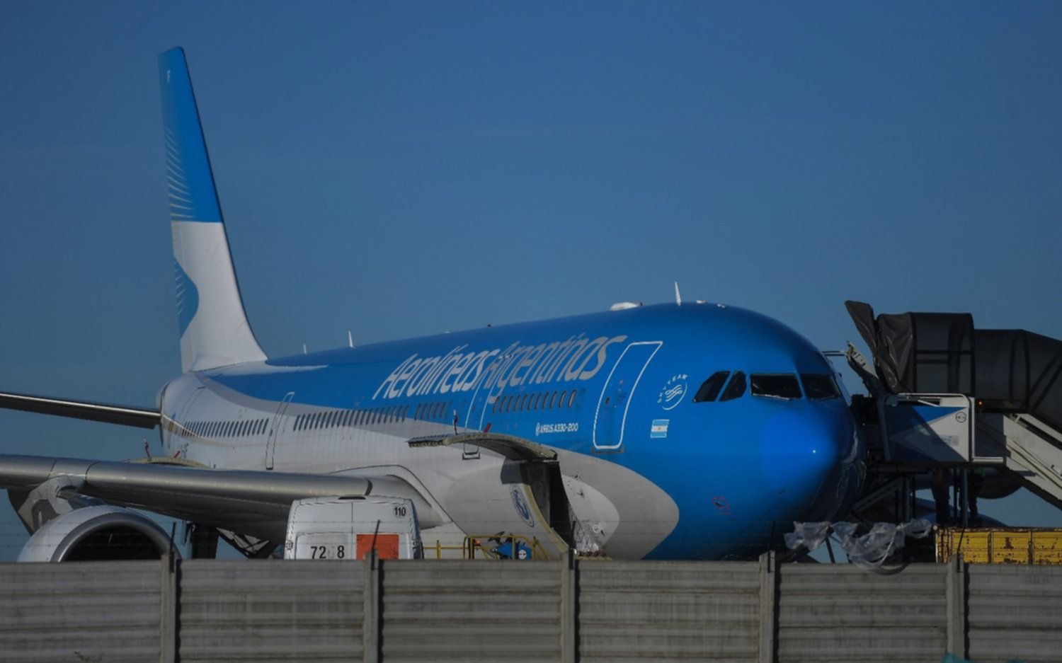 ¡Orgullo! Con presencia platense, llegó el segundo avión repleto de insumos médicos de China