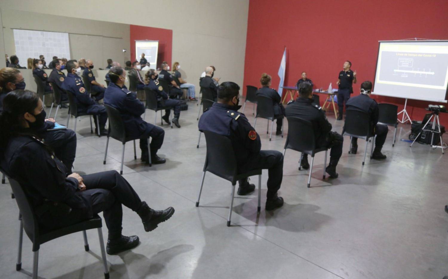 Capacitación en Los Hornos sobre prevención de riesgos biológicos por el COVID-19