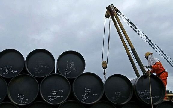 Histórico derrumbe: el petróleo sigue por debajo de cero y el Brent se viene a pique