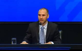 Guzmán dice que Argentina no puede pagar más y que “ya está en un virtual default”