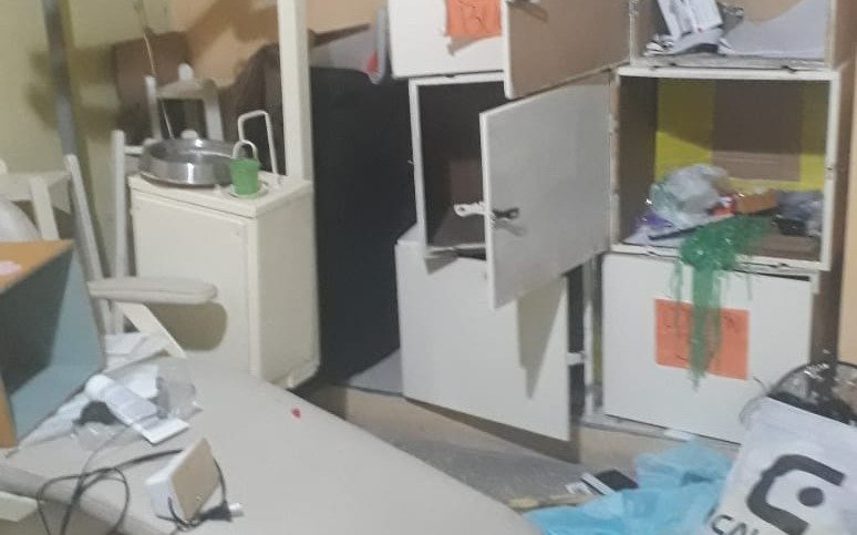 Robaron y destrozaron la sala de atención odontológica gratuita del Club Capital Chica