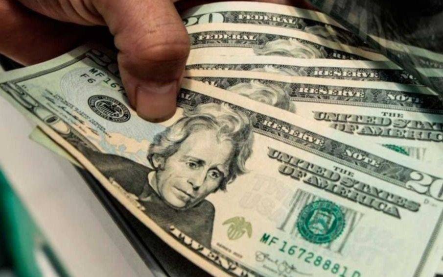 Se dispararon los distintos tipos de dólar alternativos y también el Riesgo País