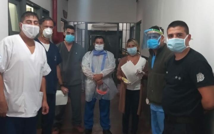 Controles de salud a los internos de la Unidad 23