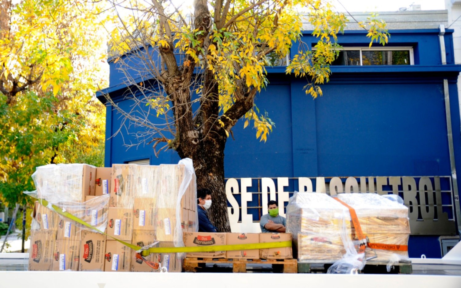 Basquet solidario: la APdeB donó alimentos a comedores de la ciudad