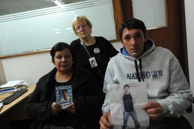 Absolvieron a dos policías condenados a perpetua por la muerte de un preso en Berisso