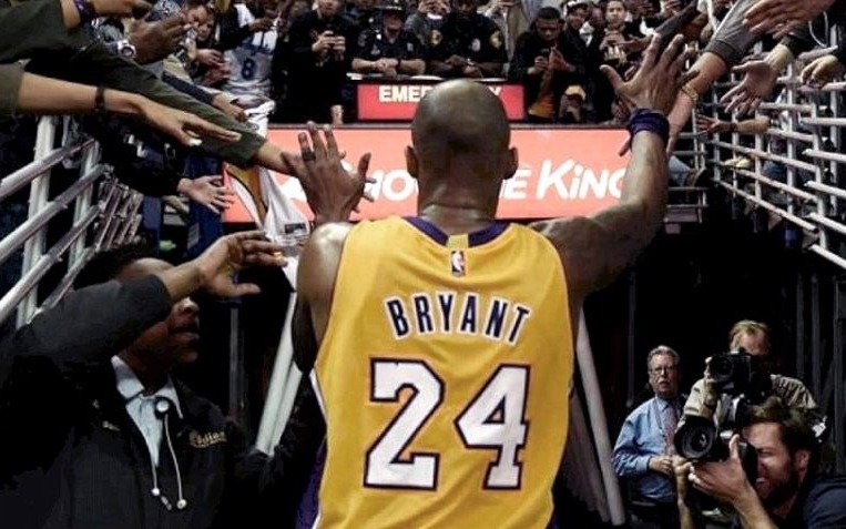 Los impresionantes montos que se pagan por objetos de Kobe Bryant en una subasta