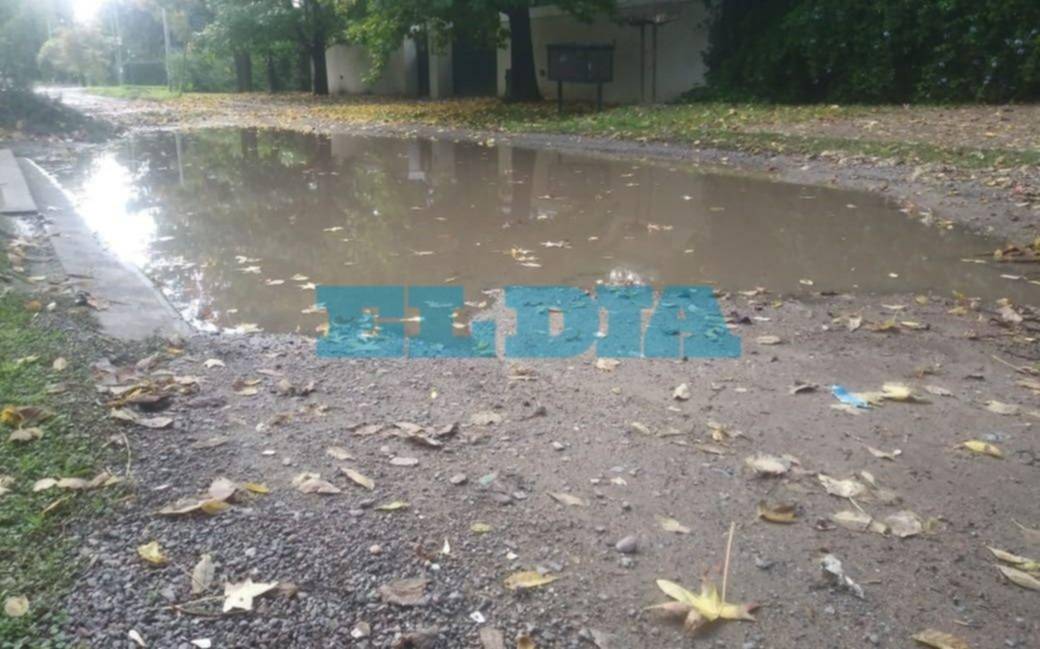Vecinos de Villa Elisa piden por el arreglo de una calle