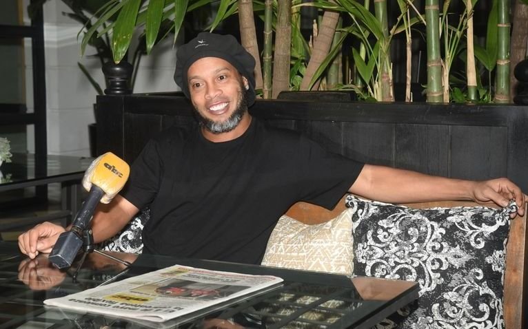 Ronaldinho rompió el silencio: “Nunca pensé pasar por esta situación”
