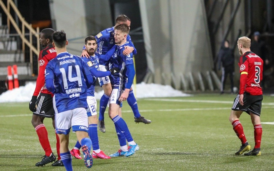 Sin poder festejar los goles y con pelota desinfectada, así empieza el fútbol en Islas Feroe