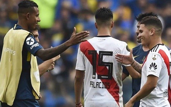 Villa le envió un mensaje al plantel de Boca y se fue a la casa de Juanfer Quintero