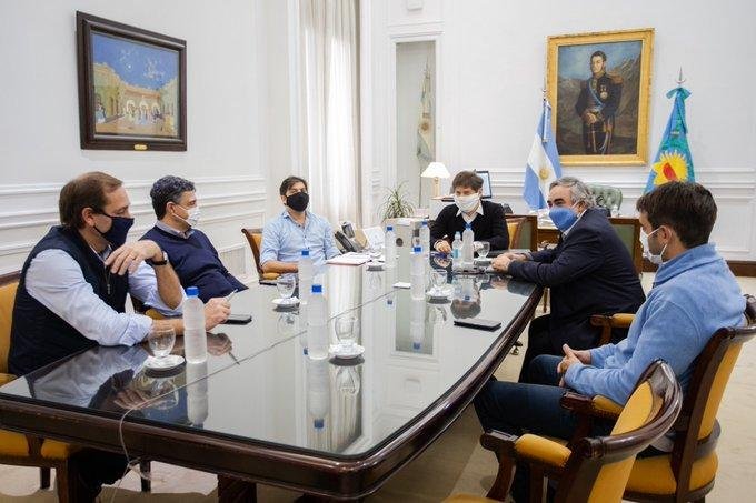 En medio de la crisis, Garro garantizó el pago de sueldos