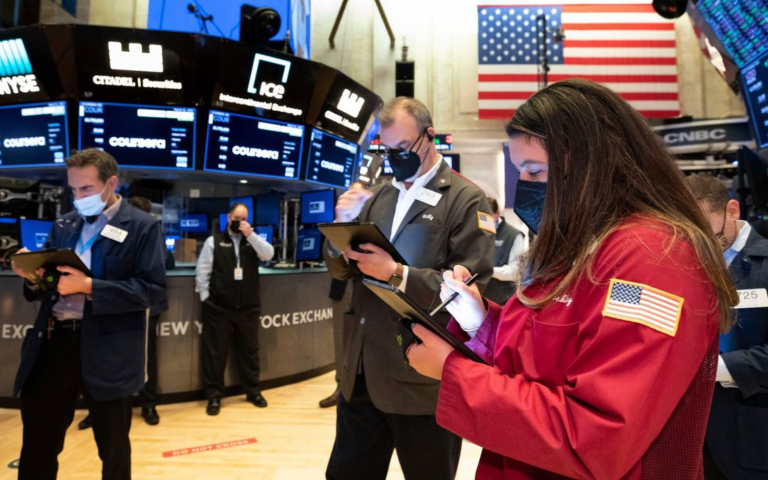 Tecnológicas y empresas pequeñas impulsan a Wall Street