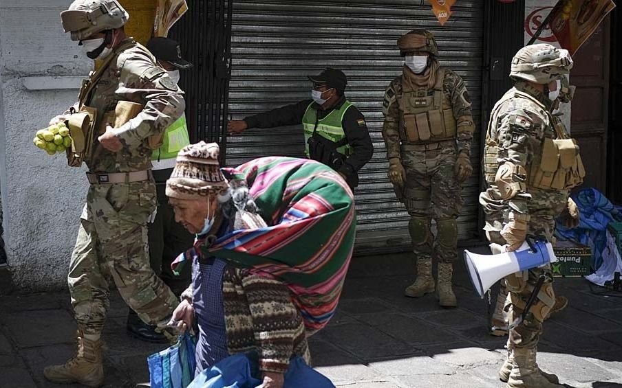 Bolivia cierra su frontera con Brasil por las variantes brasileñas del coronavirus
