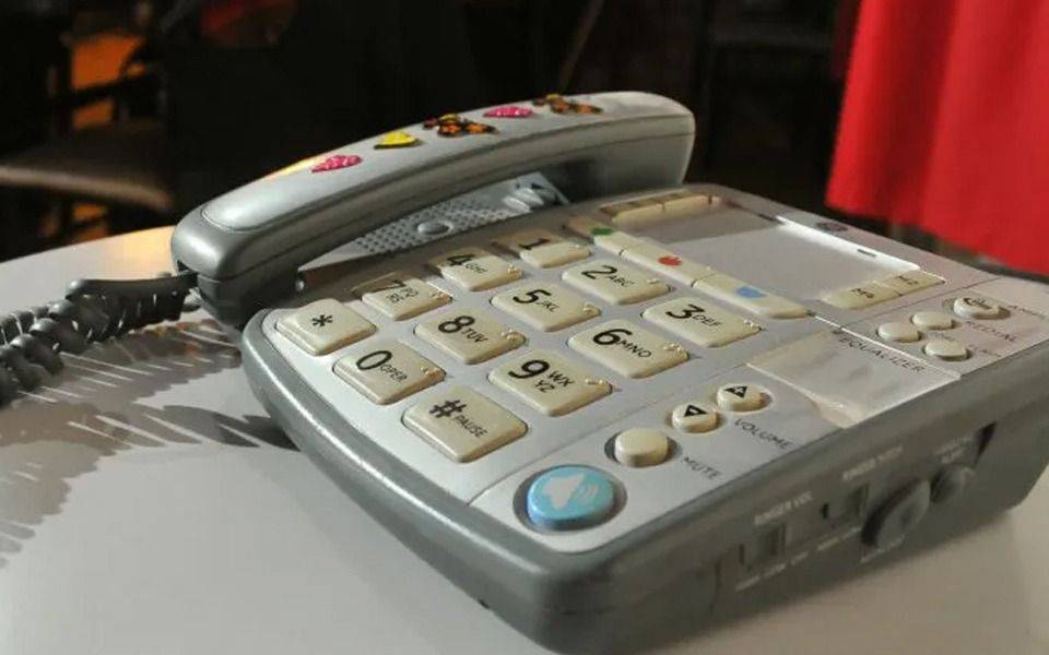 Un mes sin teléfono pero "te cobran como si funcionara"