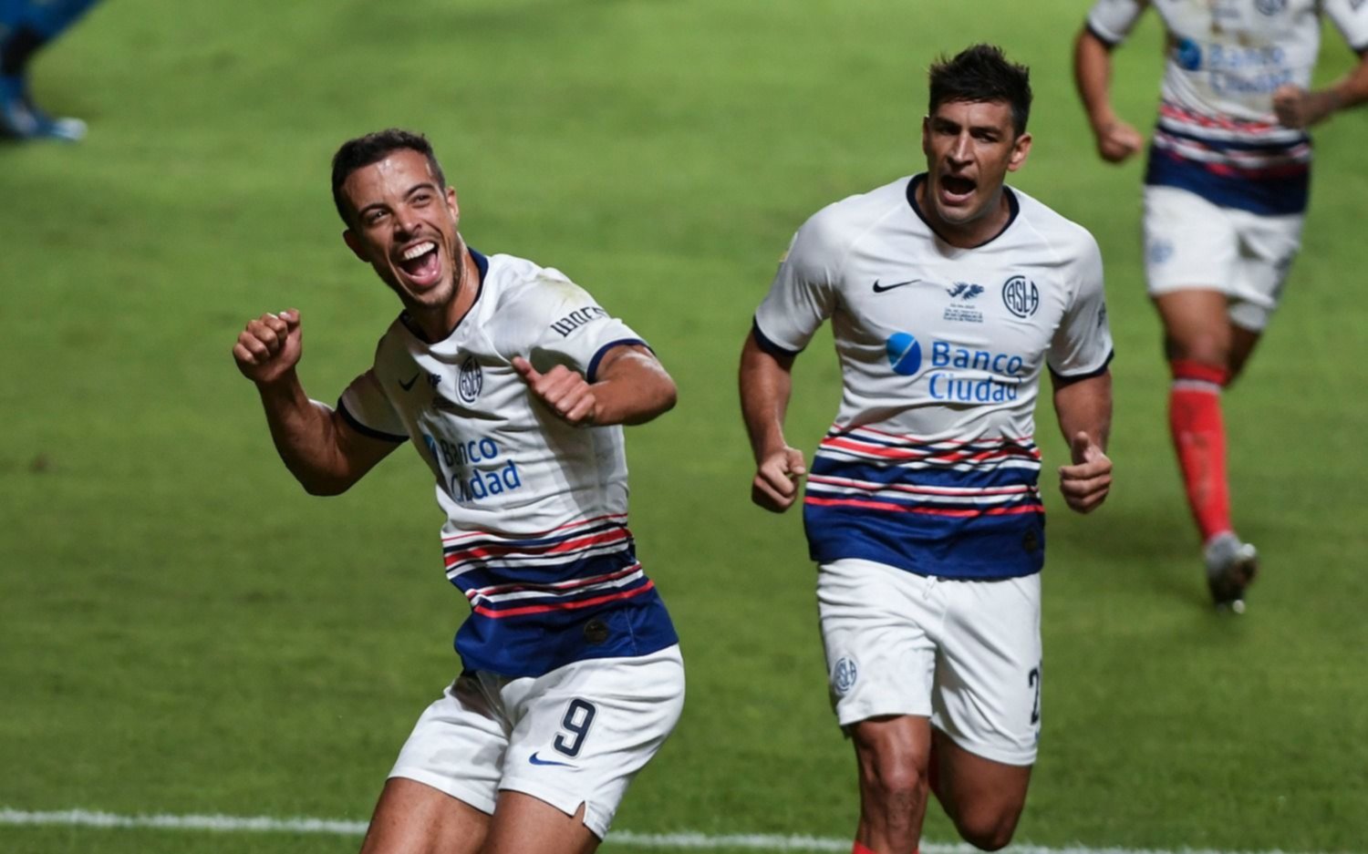 San Lorenzo superó a Rosario Central y sumó su segundo triunfo consecutivo 
