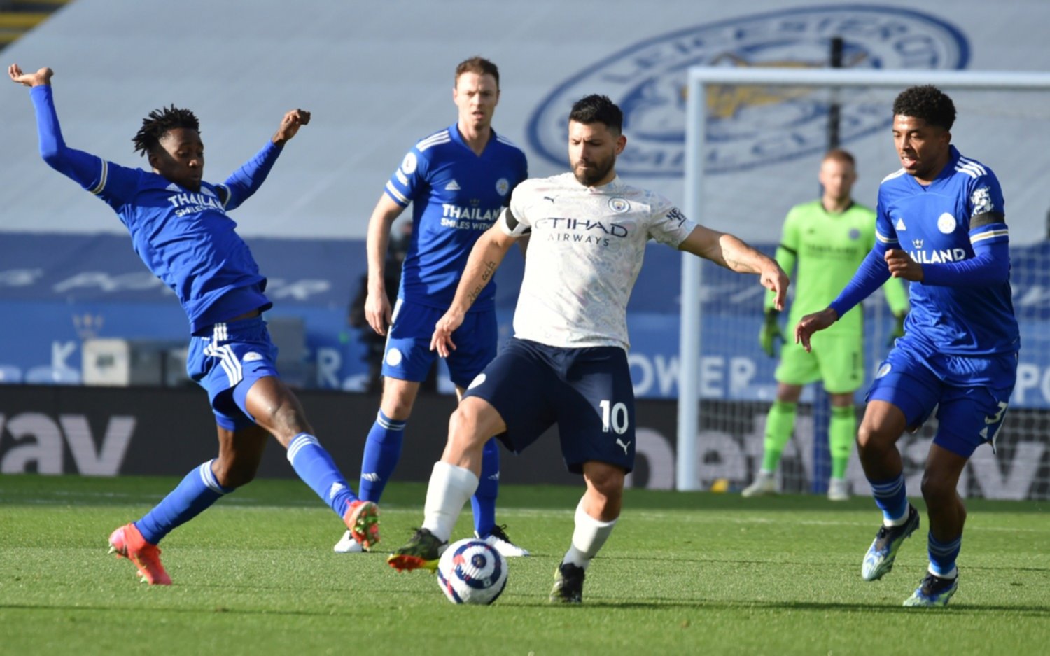 Con Agüero de titular, Manchester City le ganó al Leicester y es más líder que nunca en la Premier League