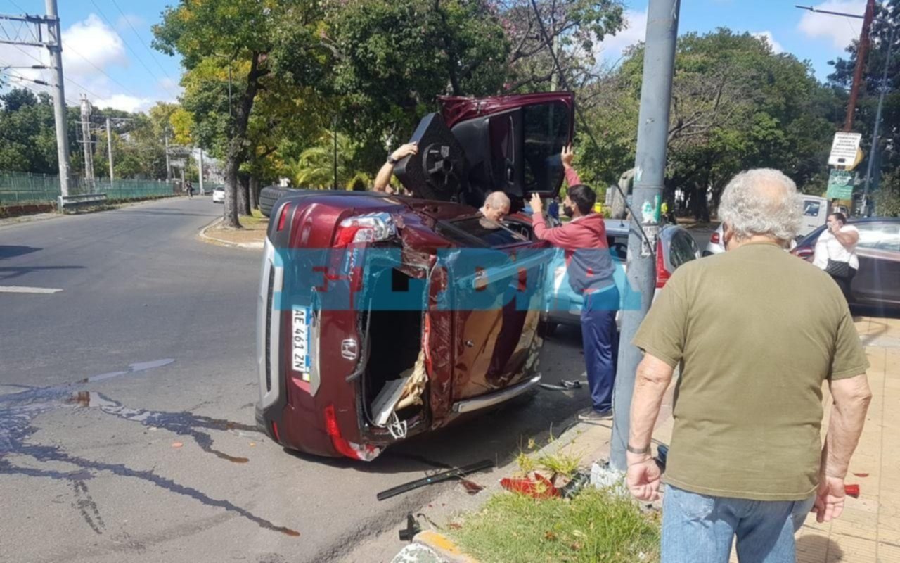 Choque y vuelco este domingo en 1 y 38: de milagro no hubo víctimas graves