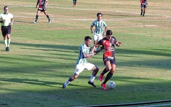 En la zona de Estudiantes, el líder Colón empató 0-0 contra Argentinos