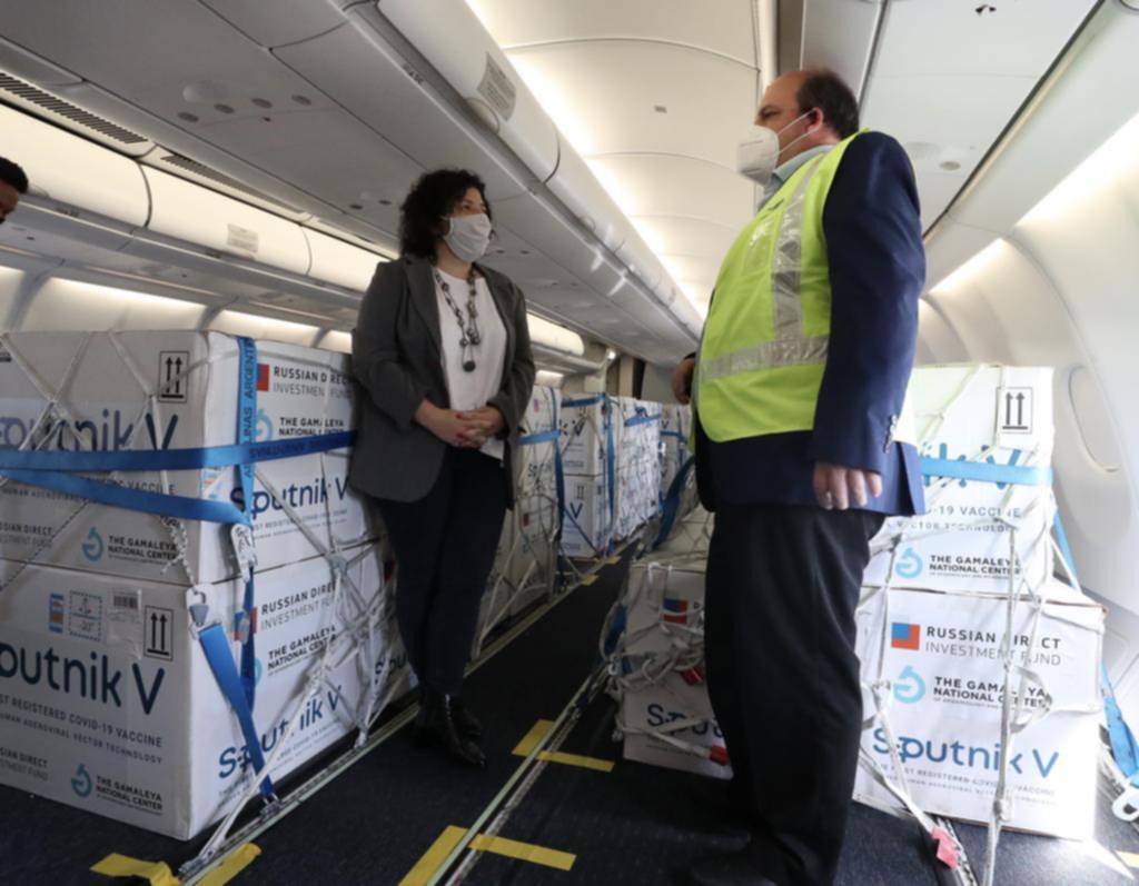 Llegó al país otro vuelo con 500 mil vacunas contra el coronavirus