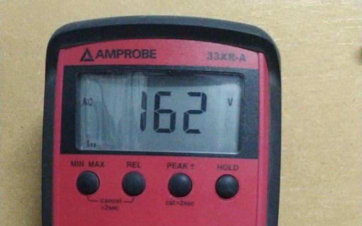 En Ringuelet escucharon una explosión, se fue la luz y luego volvió con baja tensión
