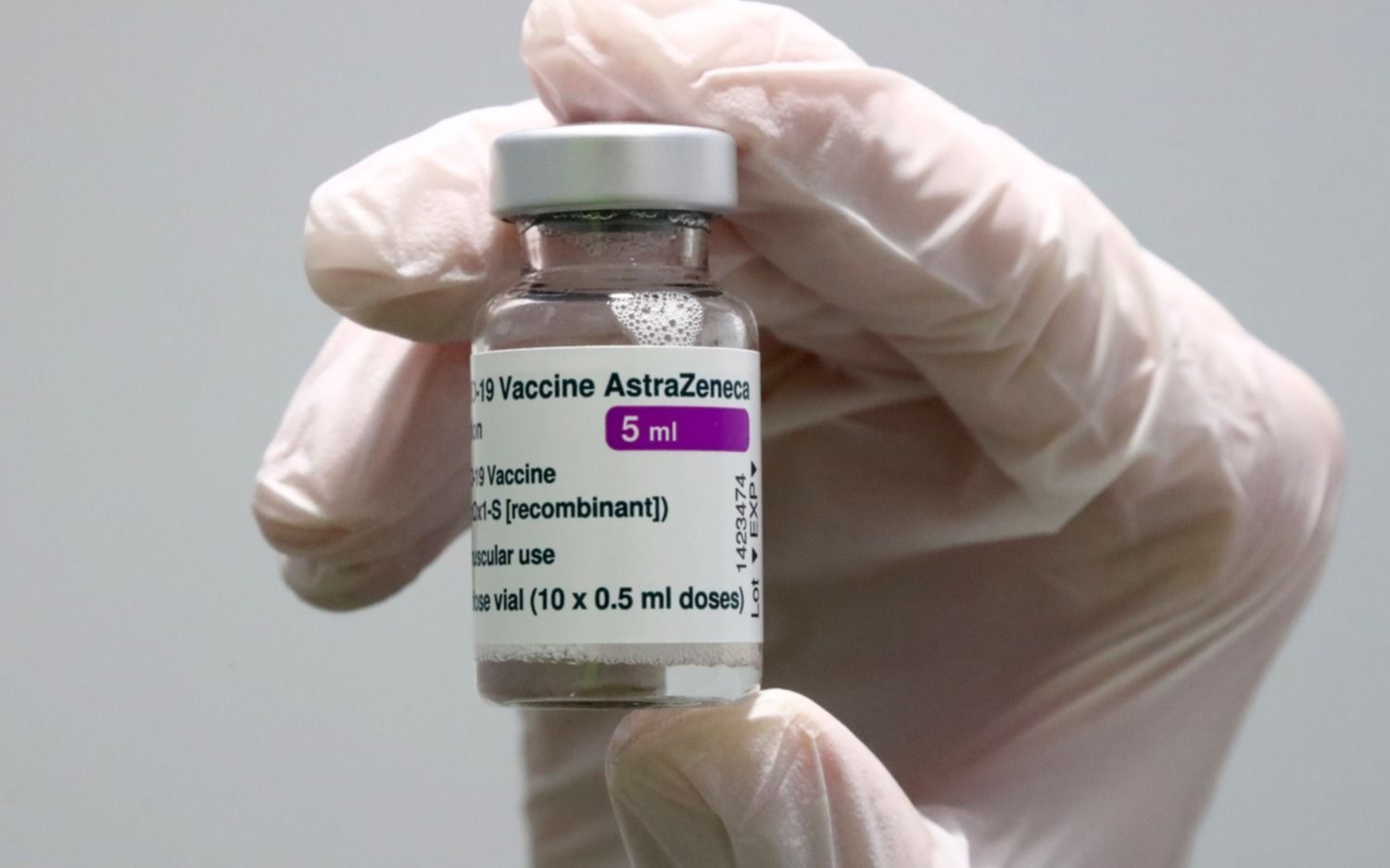 Reino Unido recomienda no usar la vacuna de Astrazeneca para menores de 30 años