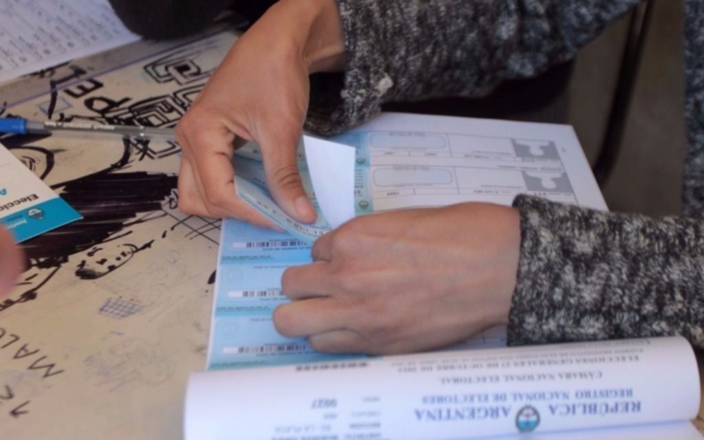 Kicillof oficializó la convocatoria a las PASO y a las elecciones generales en Provincia