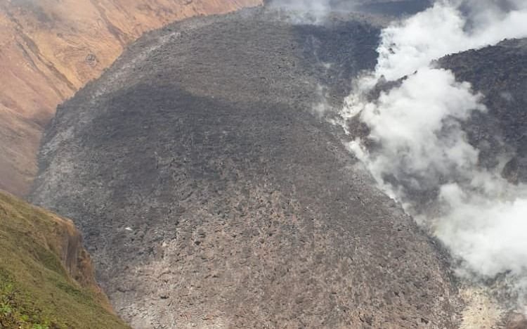 Explosión volcánica sacudió la isla caribeña de San Vicente