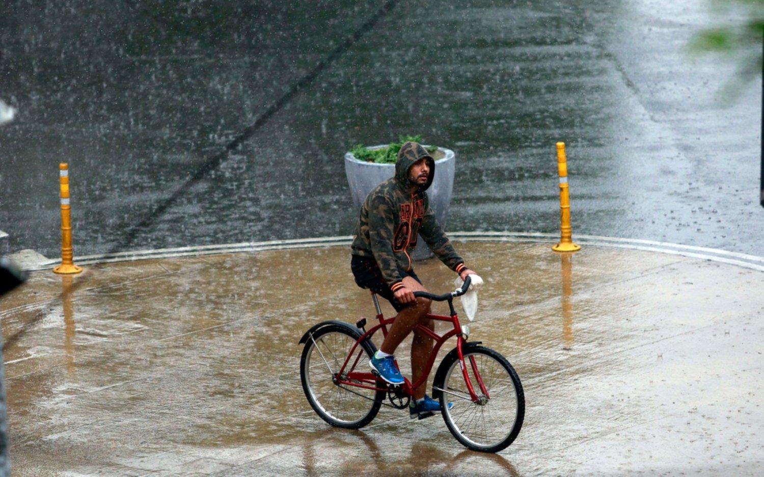 Domingo lluvioso y con fuertes  ráfagas en La Plata