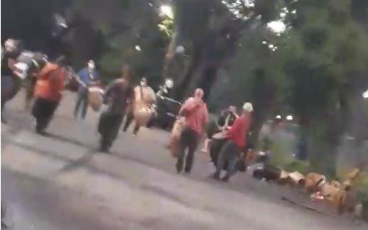 Preocupación vecinal por aglomeración de gente en 47 y 115