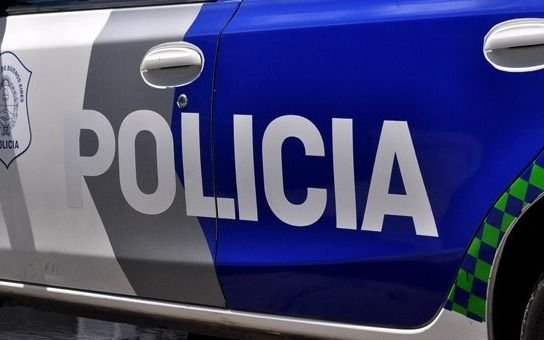 Joven arrojó a ladrón desde un primer piso