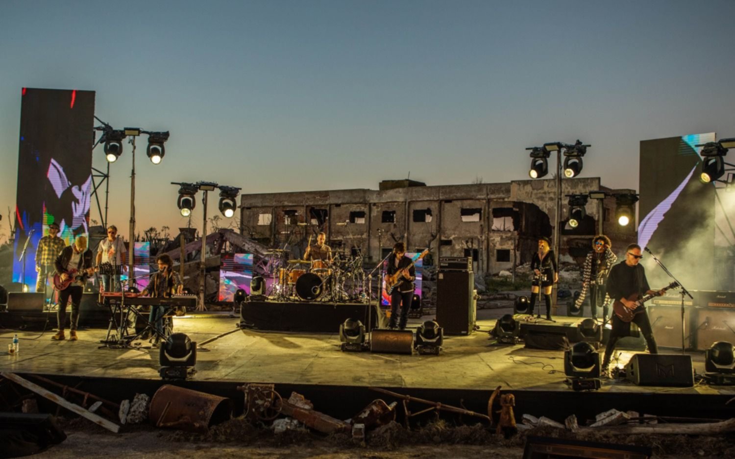 Madrugada de furor por el recital del Indio Solari y los Fundamentalistas en las ruinas de Villa Epecuén