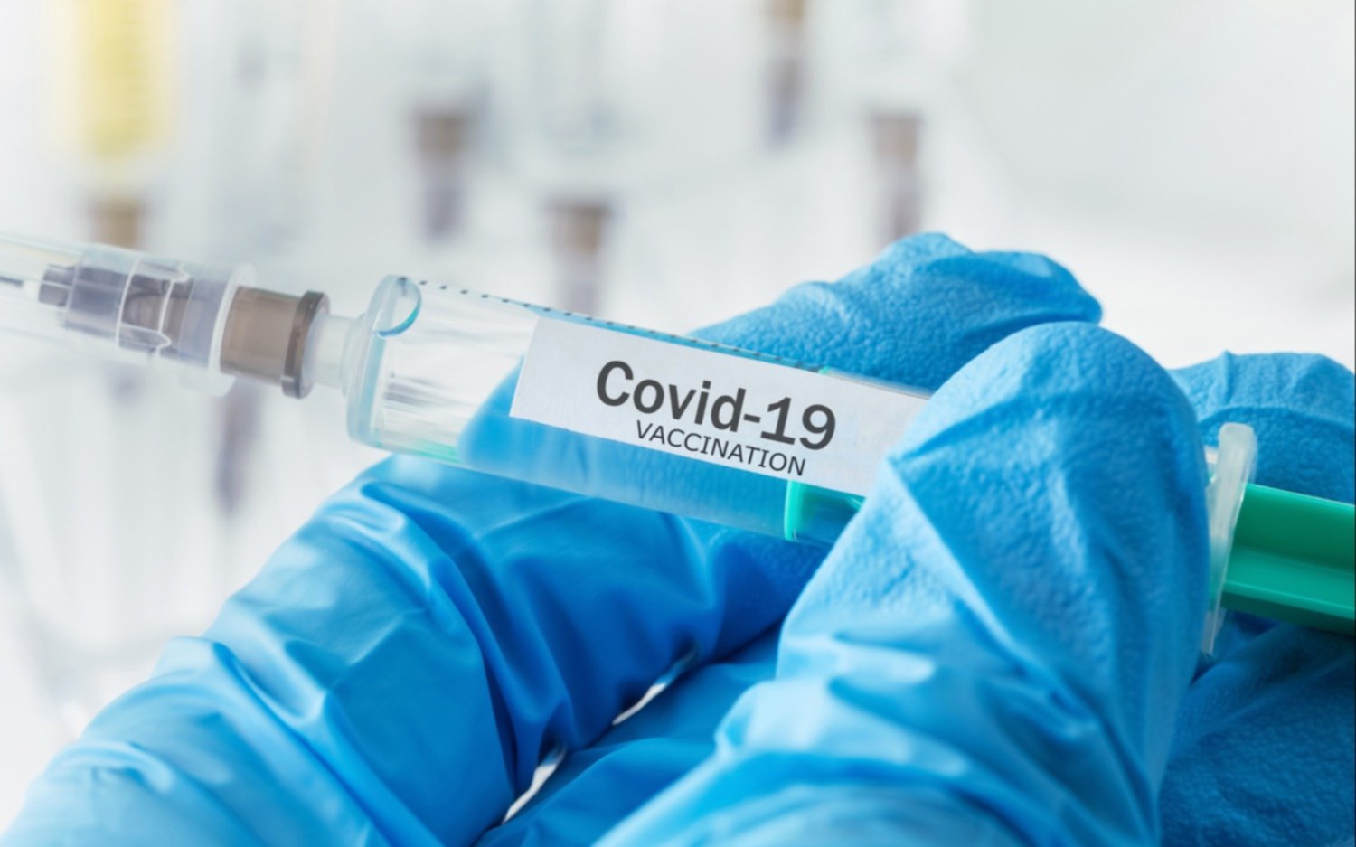 Un matrimonio de jubilados de La Plata recibió en su casa la vacuna contra el COVID-19 gracias a un fallo judicial