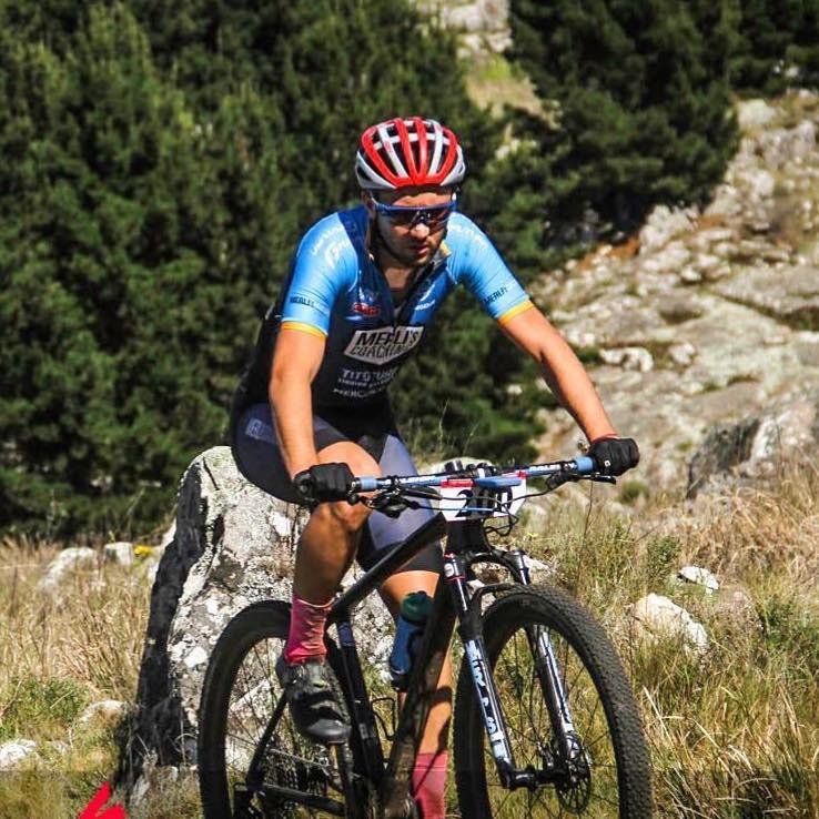 Con un palo y una pistola, le sacan la bicicleta a un joven deportista