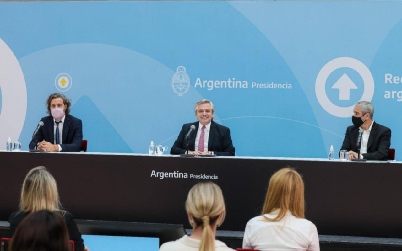 Alberto Fernández: "Frente a los que niegan la verdad, asumamos que hay una realidad que nos contagia y hasta nos mata" 