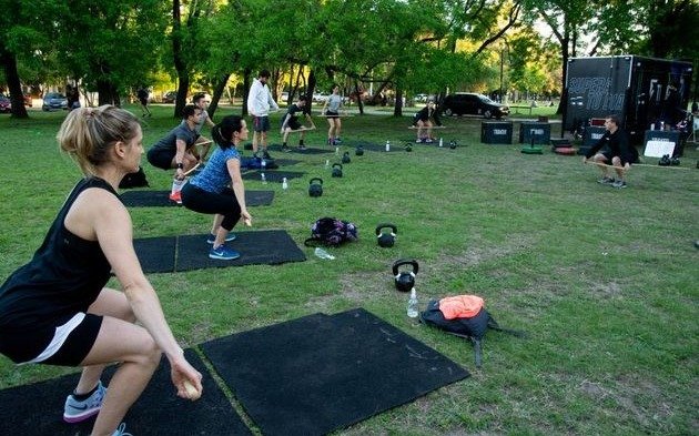 Un estudio asegura que 20 minutos de ejercicio diario puede prevenir un cuadro grave de COVID