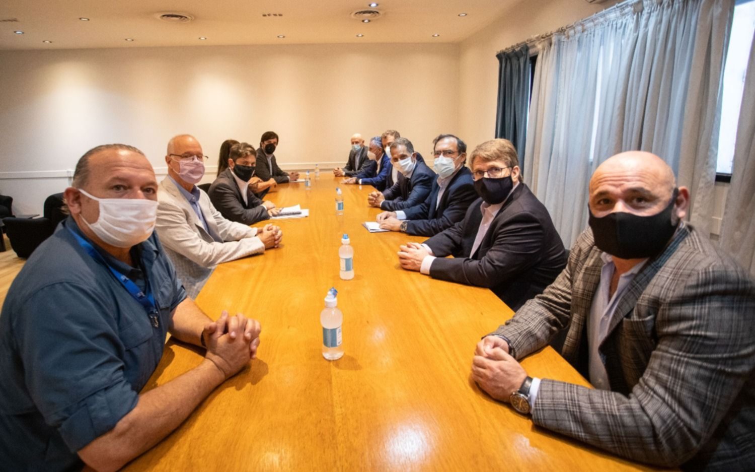 Kicillof coincidió con representantes de prepagas y obras sociales en que la situación es "crítica"